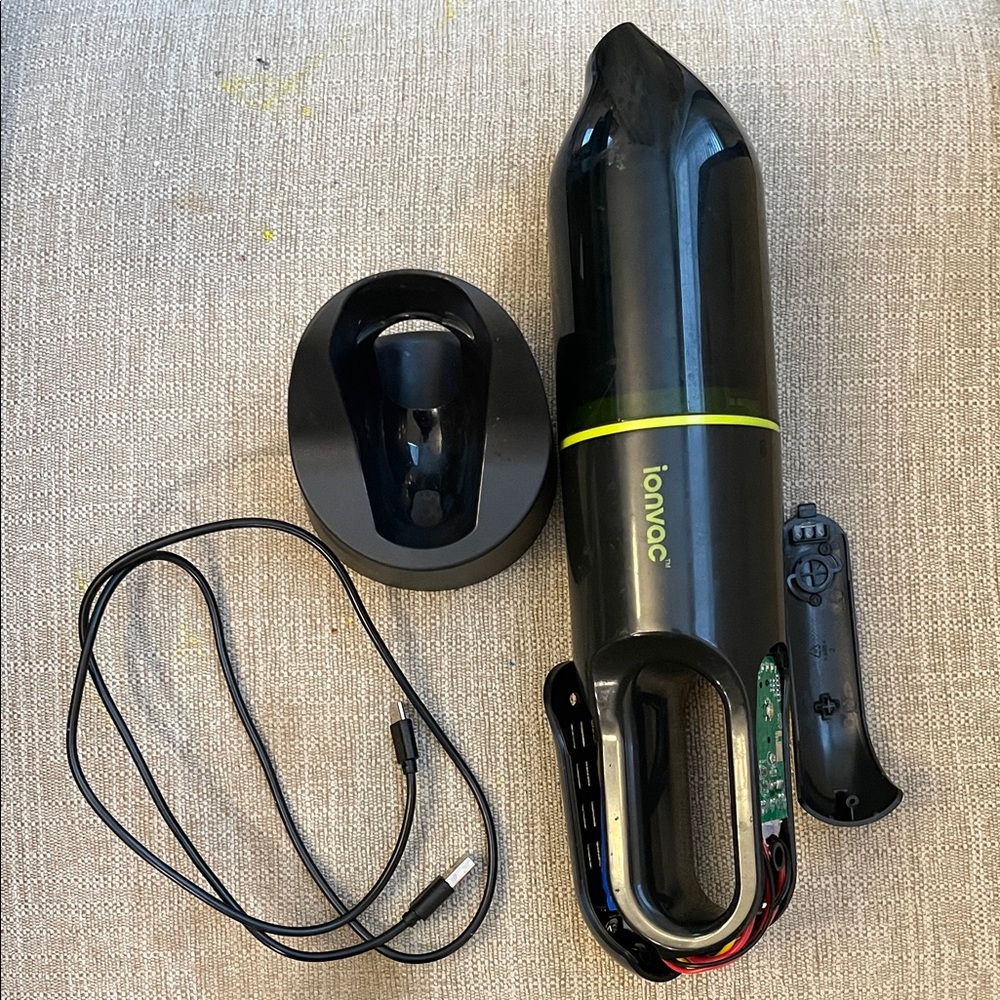 ionVac Handheld Vacuum Cleaner - Black and Green